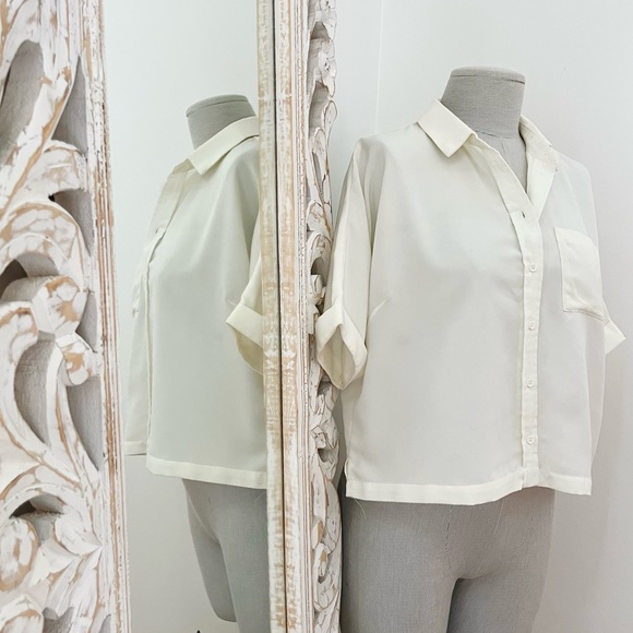 FREE WITH BUNDLE - Short Sleeve Blouse - Picture 3 of 8